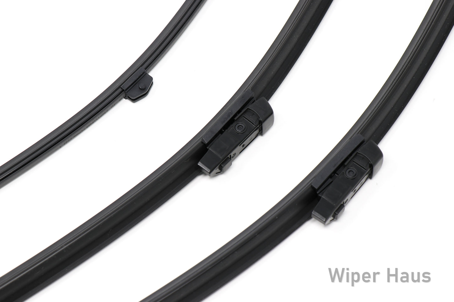 2 bosch aerotwin front wiper blades and 1 bosch rear wiper blade on white background
