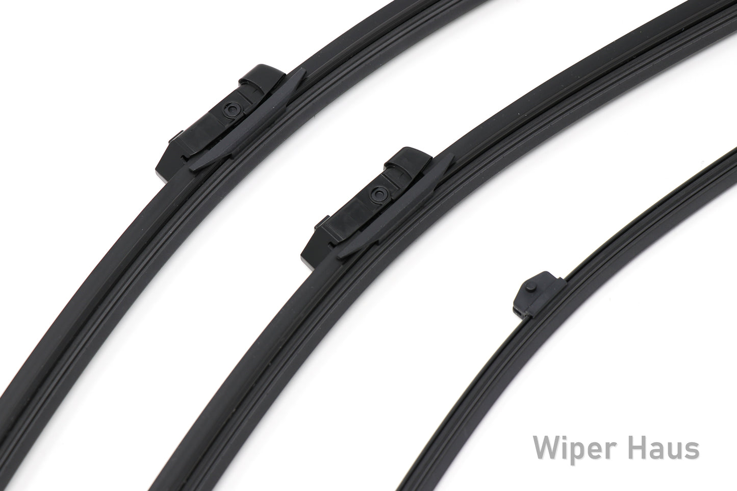 2 bosch aerotwin front wiper blades and 1 bosch rear wiper blade on white background