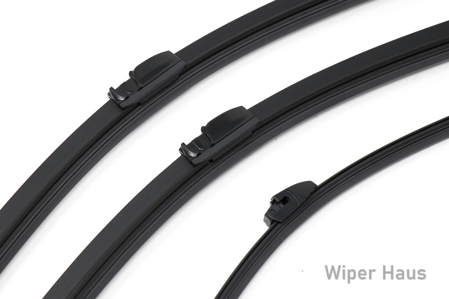 2 bosch aerotwin front wiper blades and 1 bosch rear wiper blade on white background