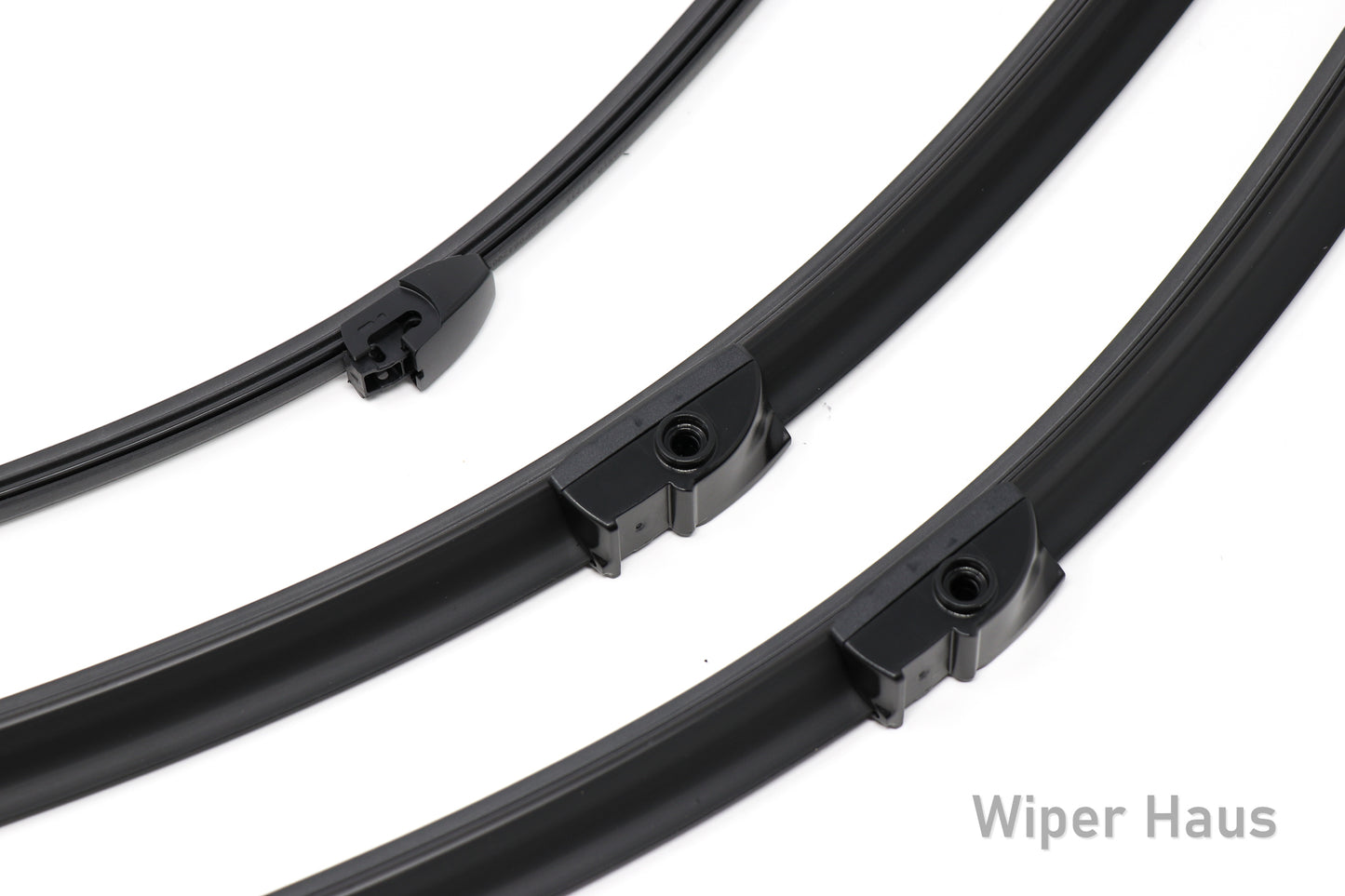 2 bosch aerotwin front wiper blades and 1 bosch rear wiper blade on white background
