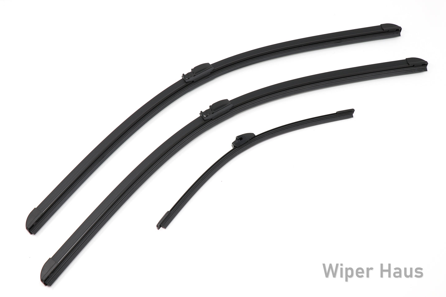 2 bosch aerotwin front wiper blades and 1 bosch rear wiper blade on white background