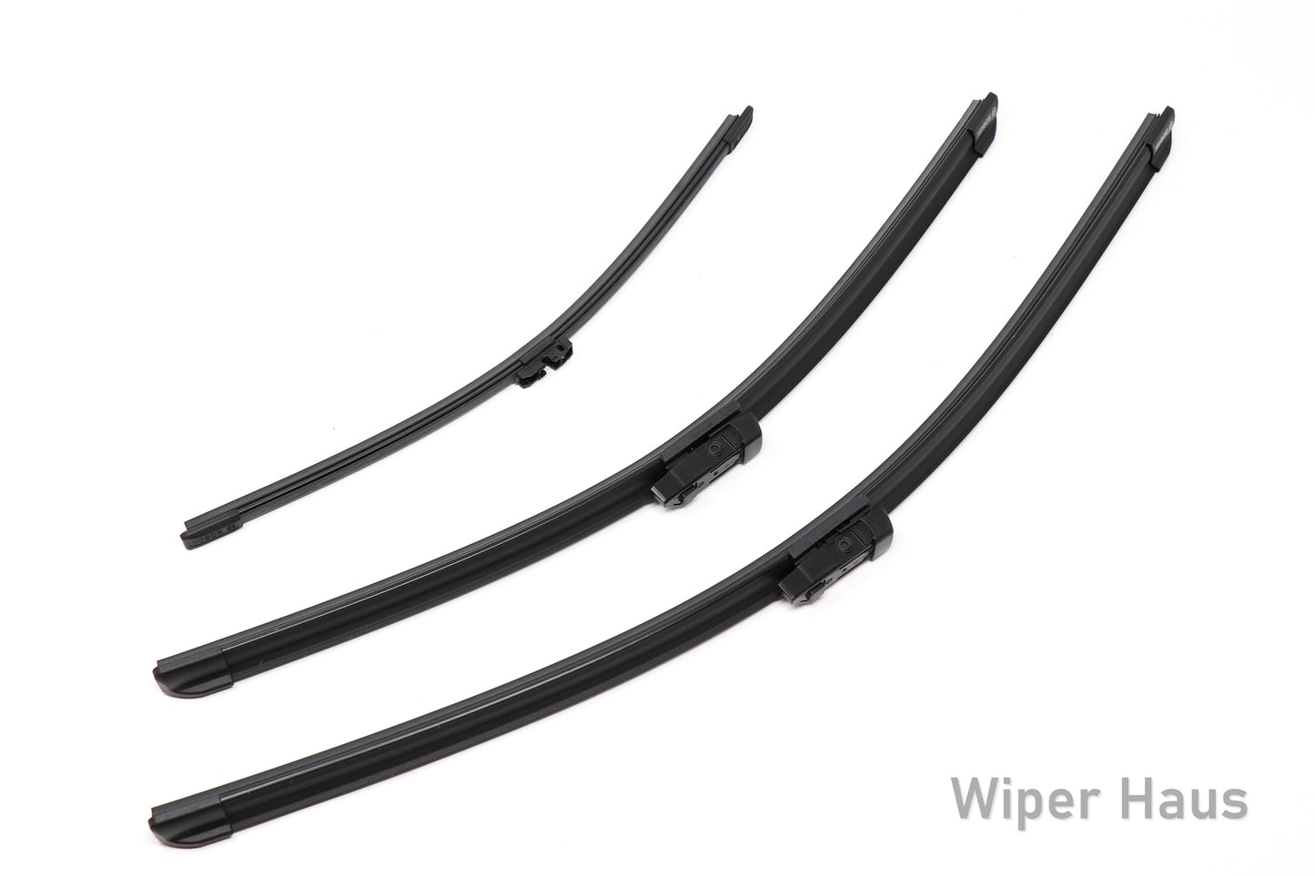 2 bosch aerotwin front wiper blades and 1 bosch rear wiper blade on white background