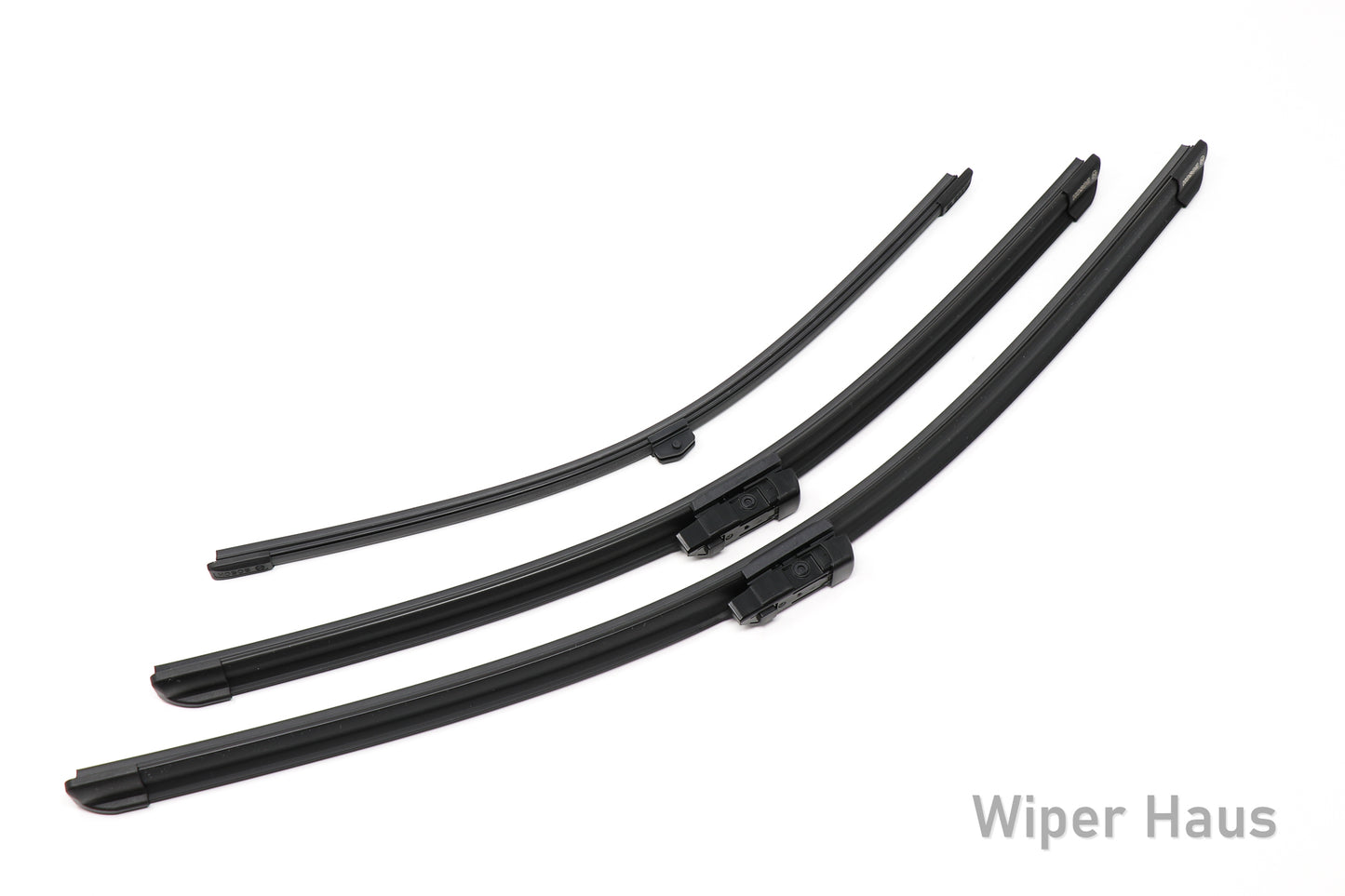 2 bosch aerotwin front wiper blades and 1 bosch rear wiper blade on white background