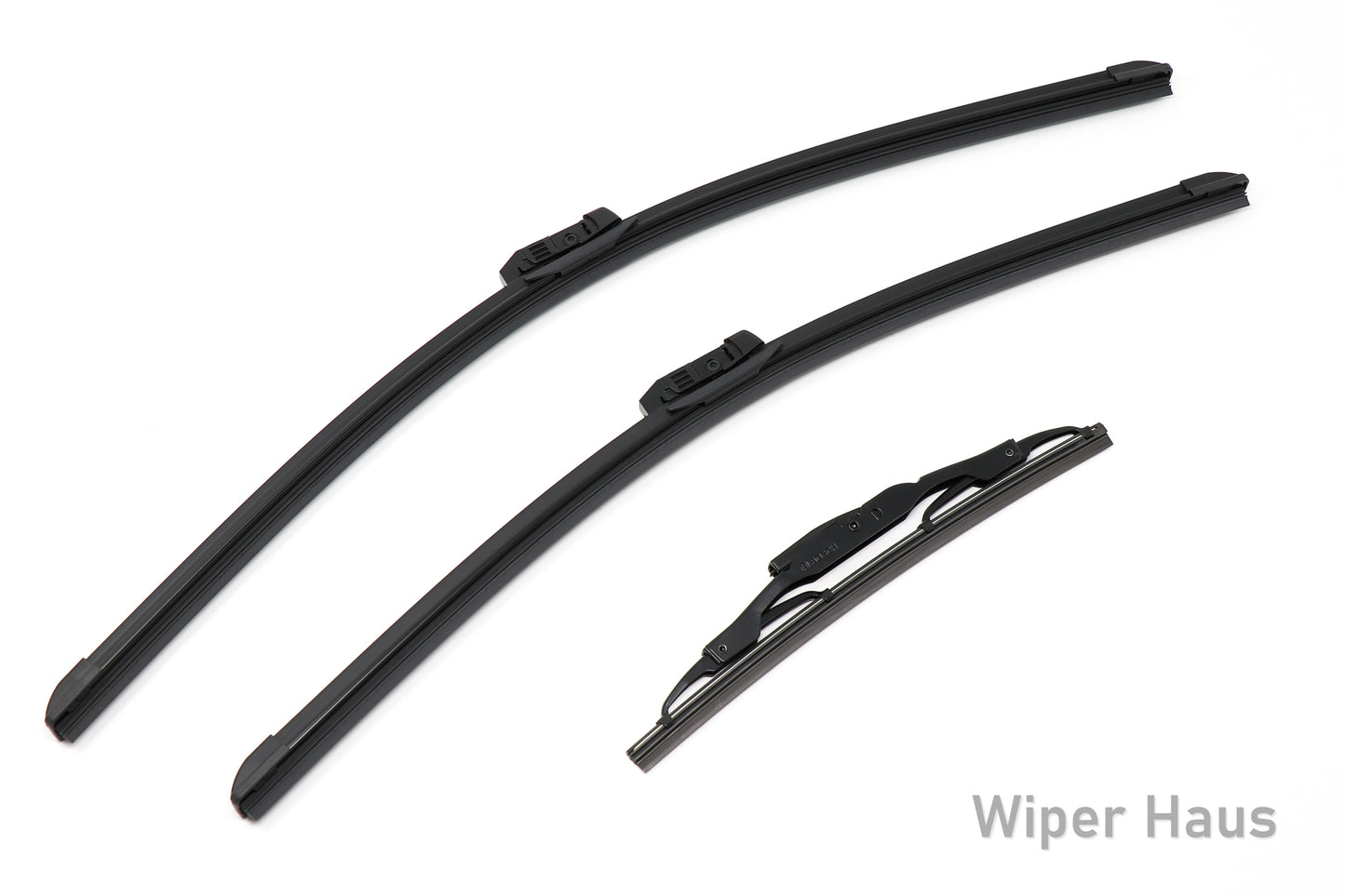 2 bosch aerotwin front wiper blades and 1 bosch rear wiper blade on white background