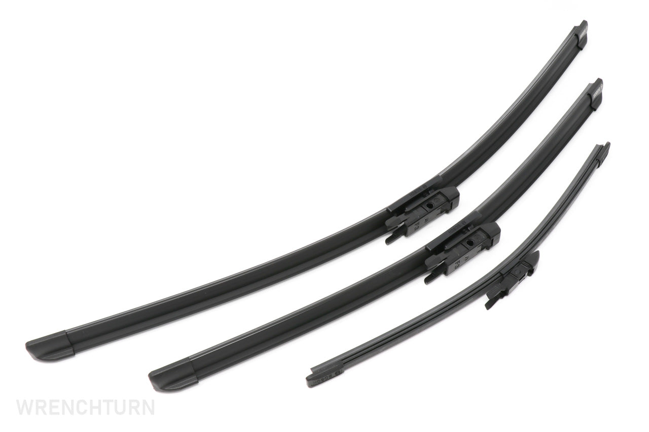 2 bosch aerotwin front wiper blades and 1 bosch rear wiper blade on white background