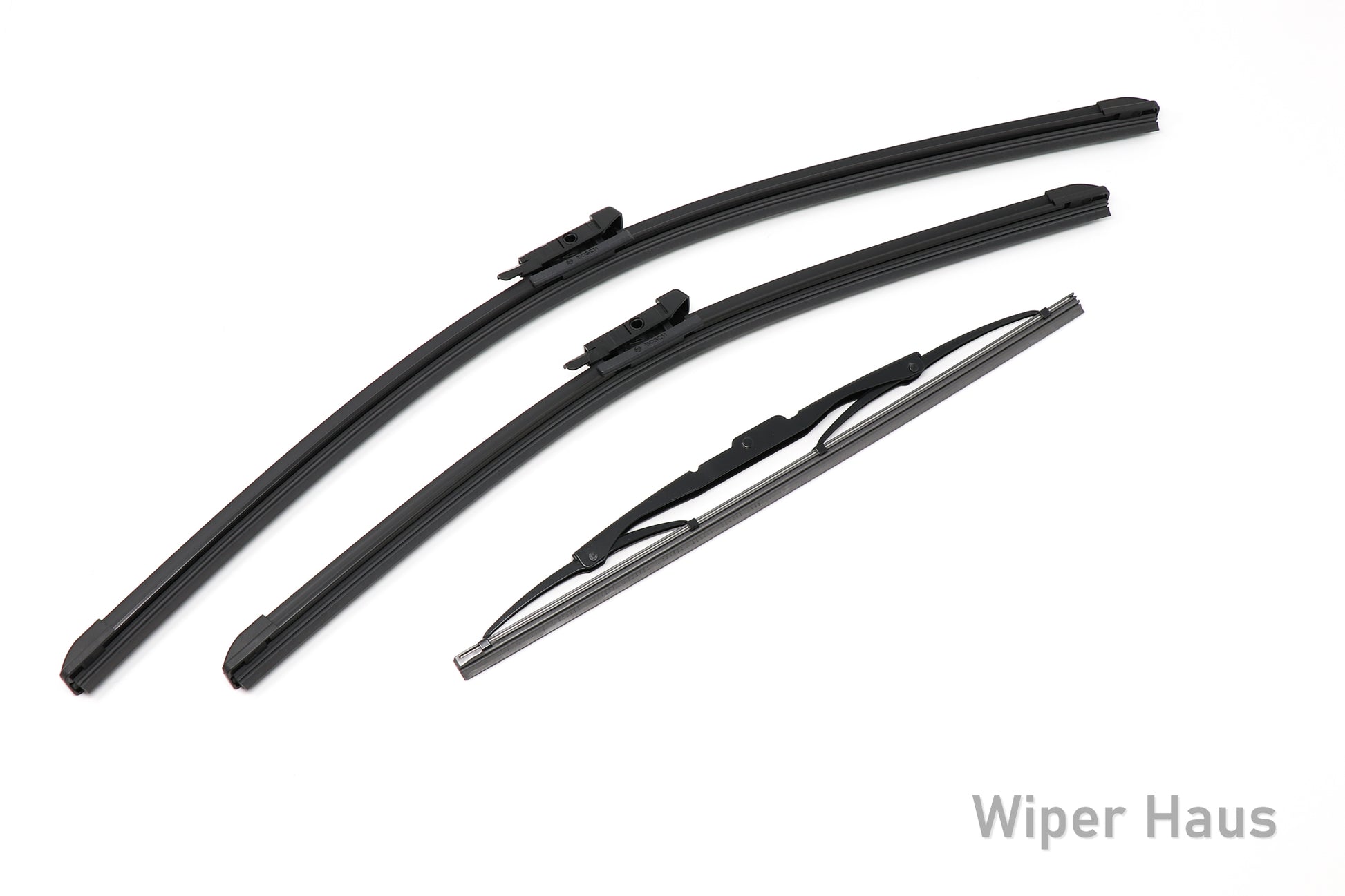 2 bosch aerotwin front wiper blades and 1 bosch rear wiper blade on white background