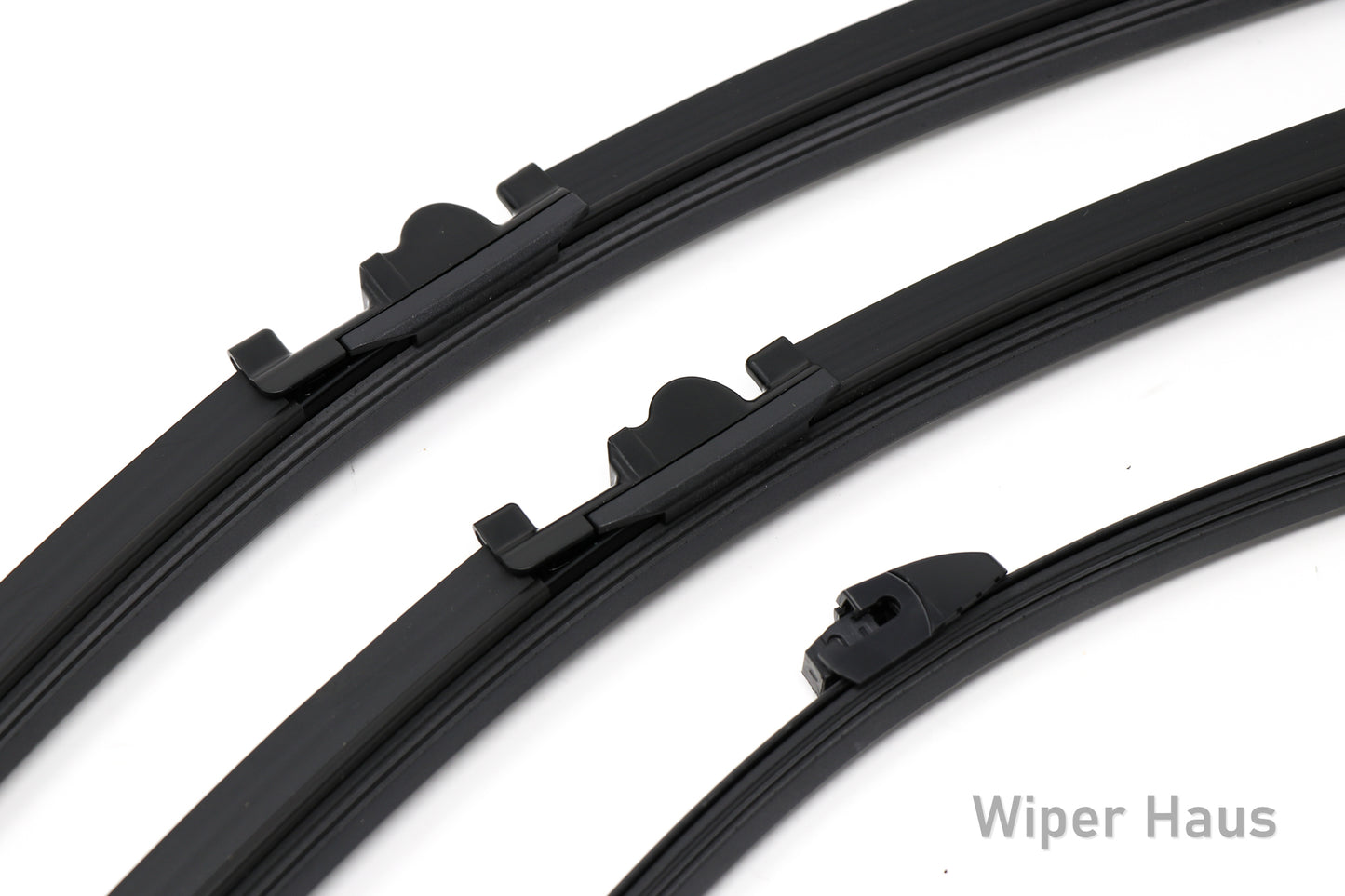 2 bosch aerotwin front wiper blades and 1 bosch rear wiper blade on white background