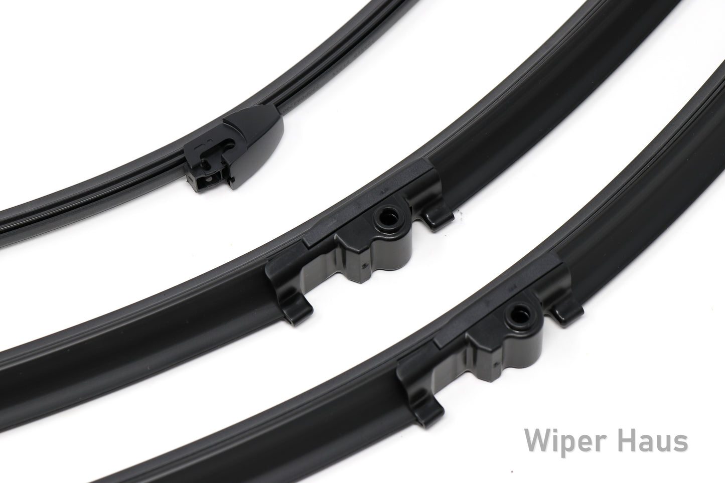 2 bosch aerotwin front wiper blades and 1 bosch rear wiper blade on white background