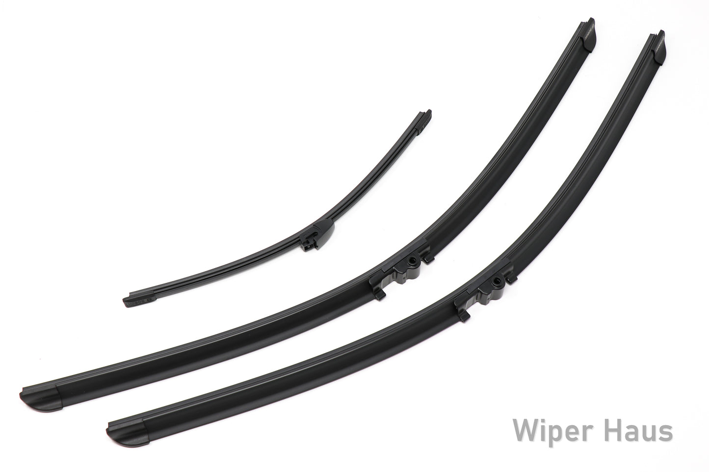 2 bosch aerotwin front wiper blades and 1 bosch rear wiper blade on white background