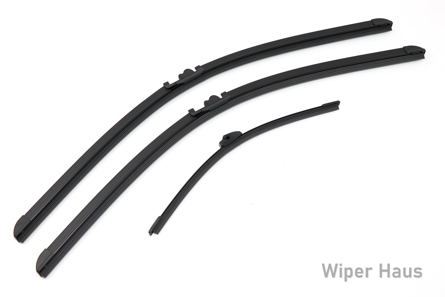 2 bosch aerotwin front wiper blades and 1 bosch rear wiper blade on white background
