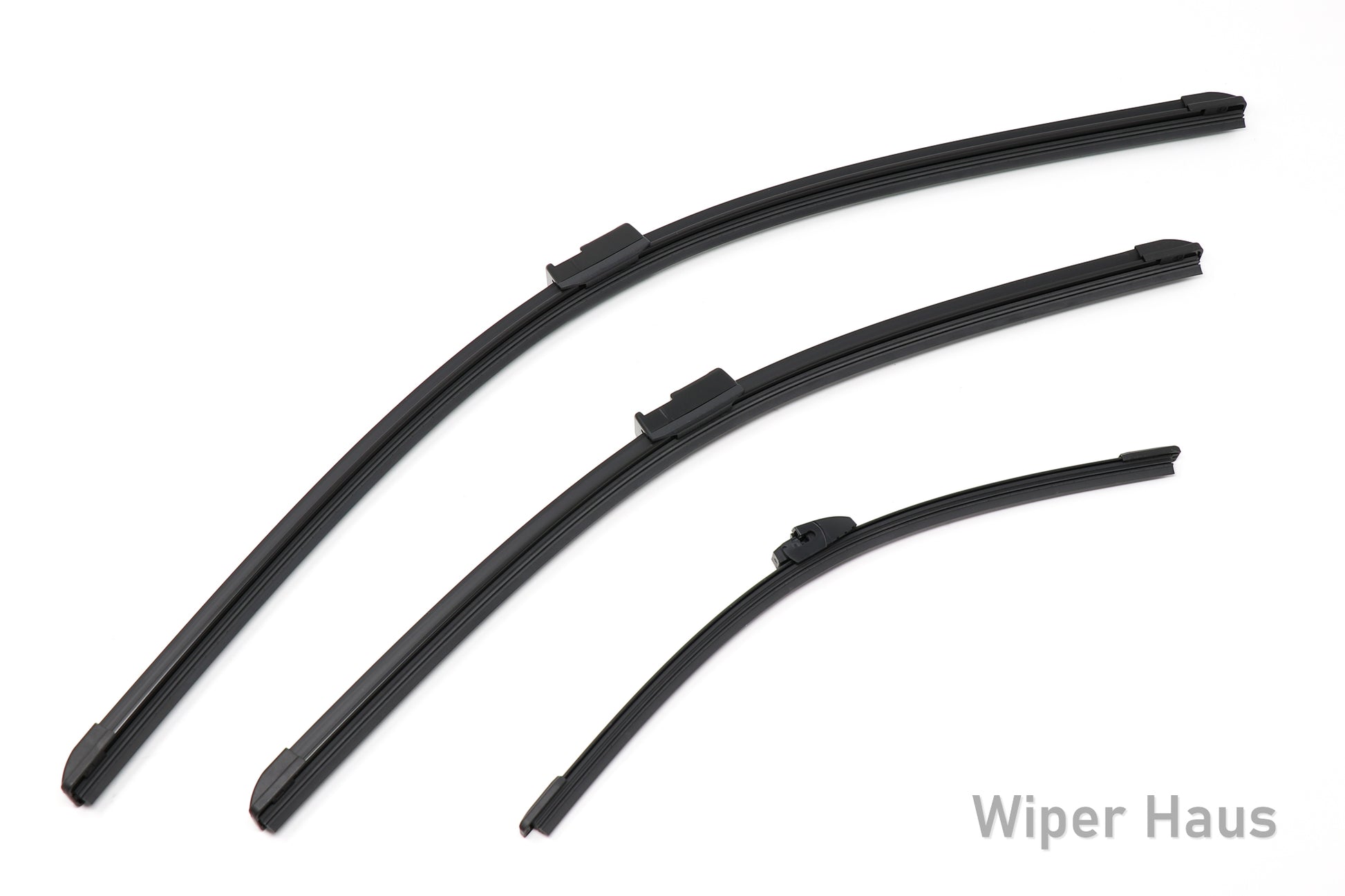2 bosch aerotwin front wiper blades and 1 bosch rear wiper blade on white background