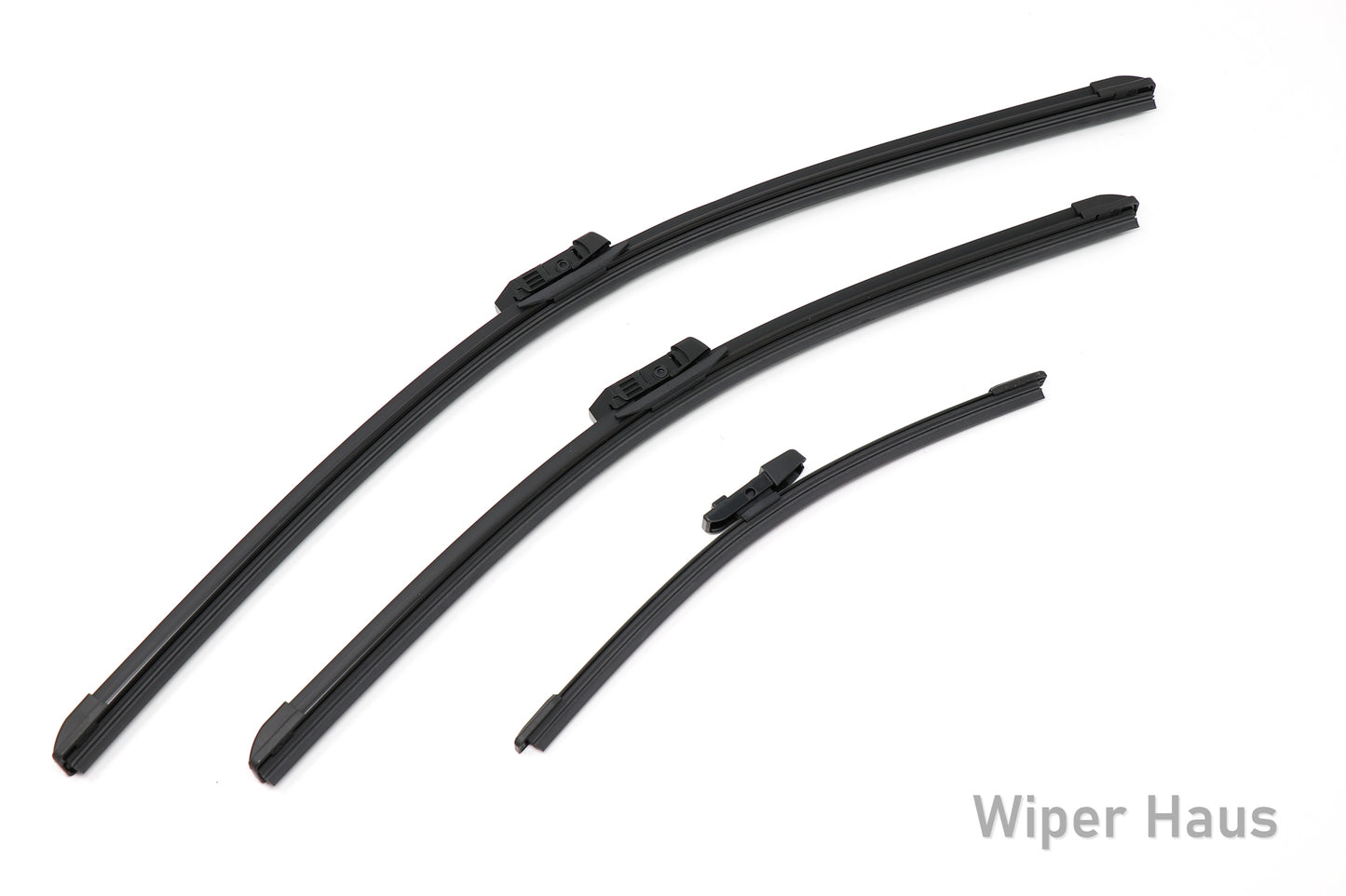 2 bosch aerotwin front wiper blades and 1 bosch rear wiper blade on white background