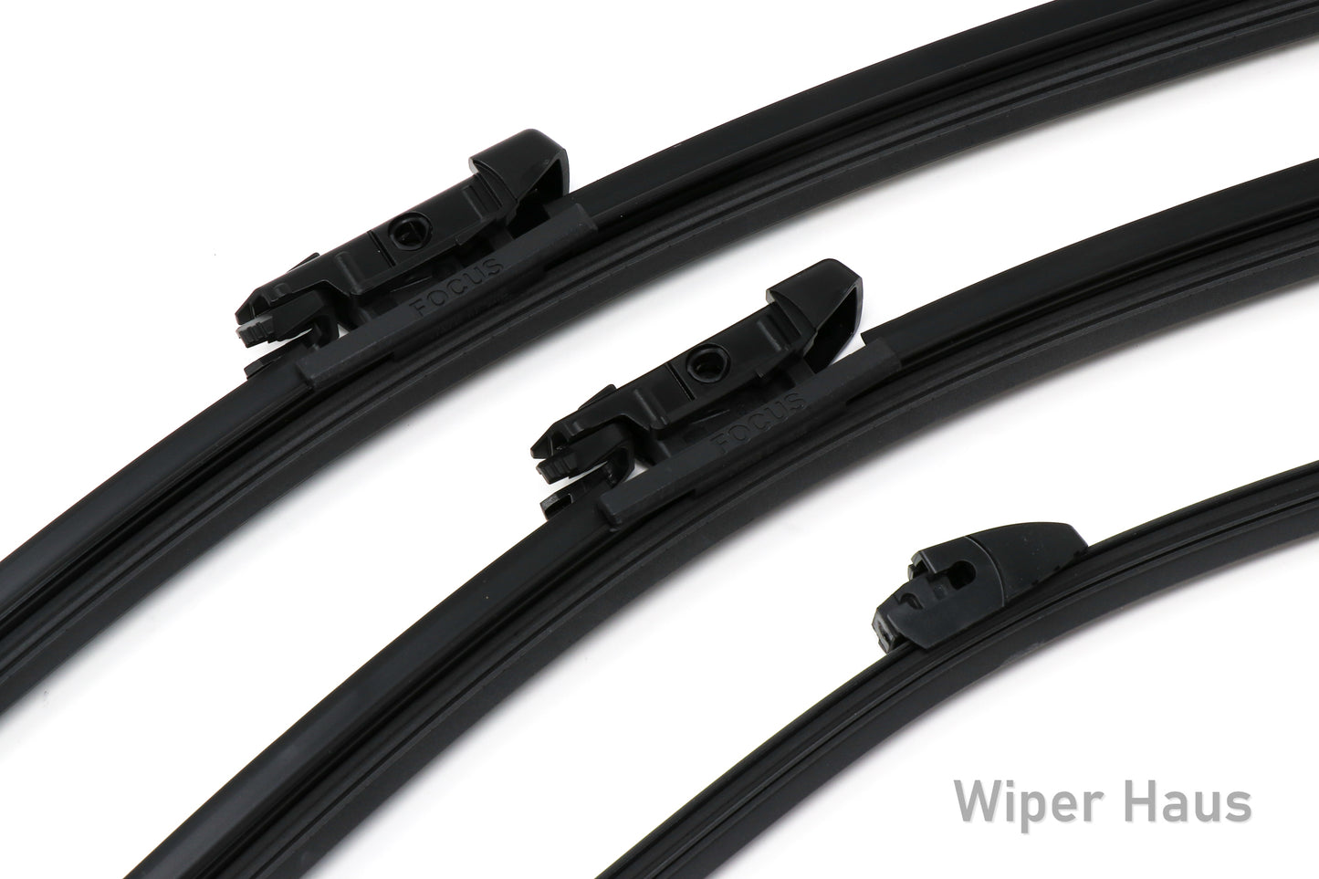 Detail view of Bosch FOCUS front and rear wiper blades