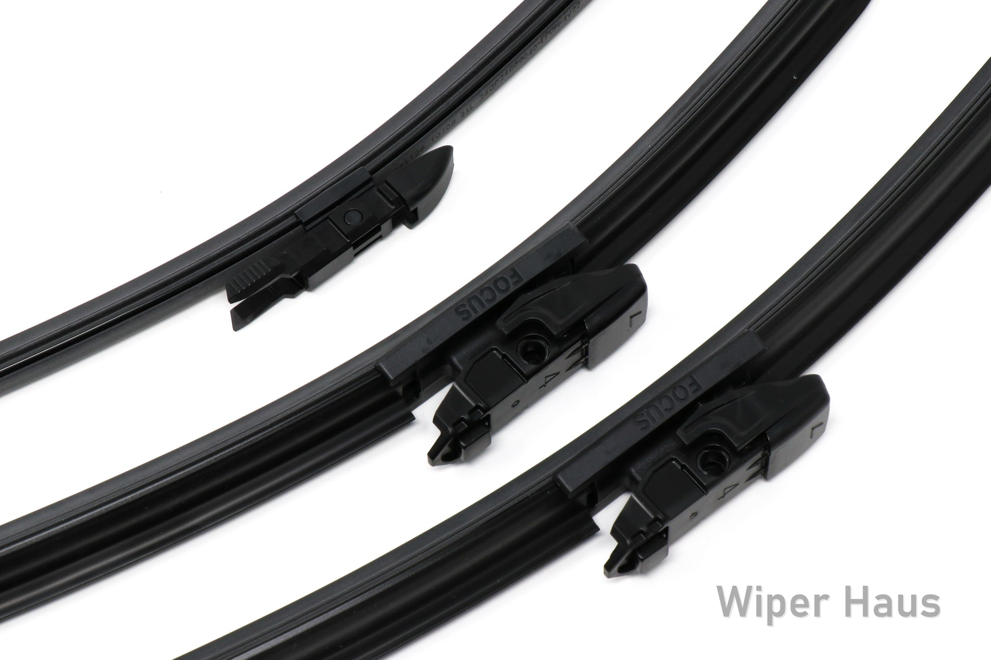 Detail view of Bosch FOCUS front and rear wiper blades