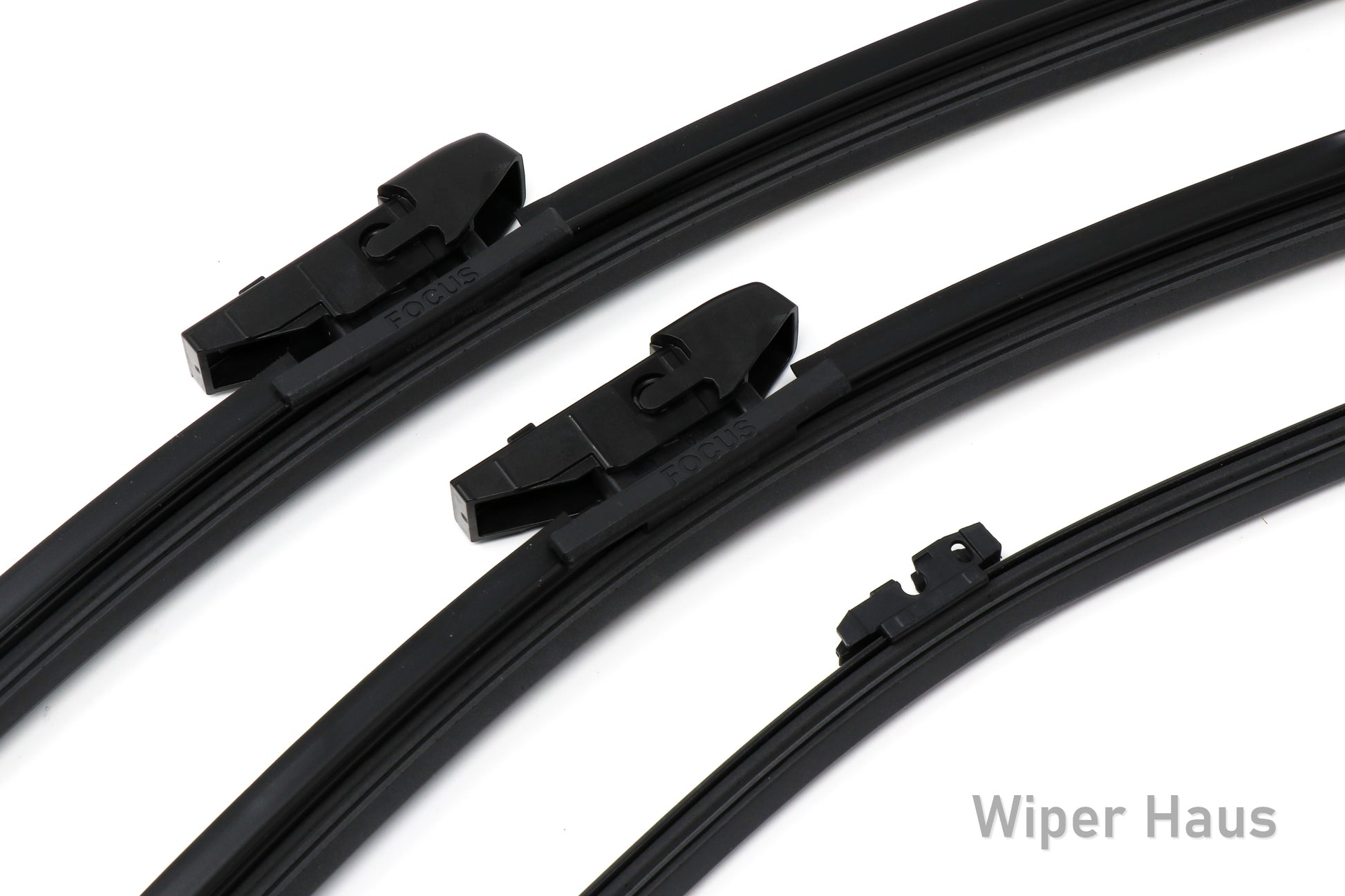 Detail view of Bosch FOCUS front and rear wiper blades