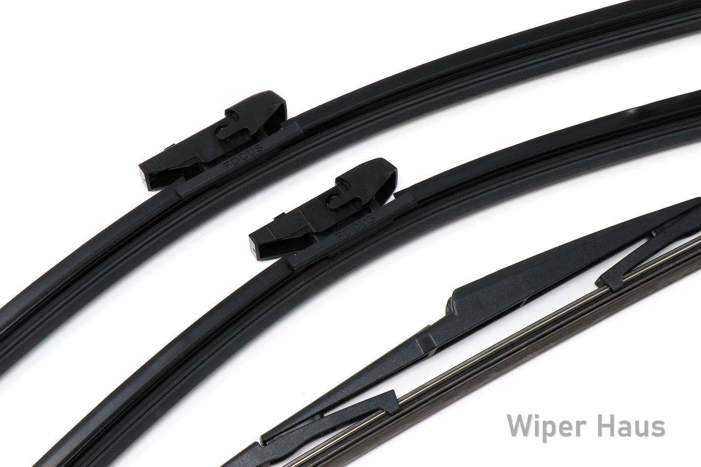 Detail view of Bosch FOCUS front and rear wiper blades