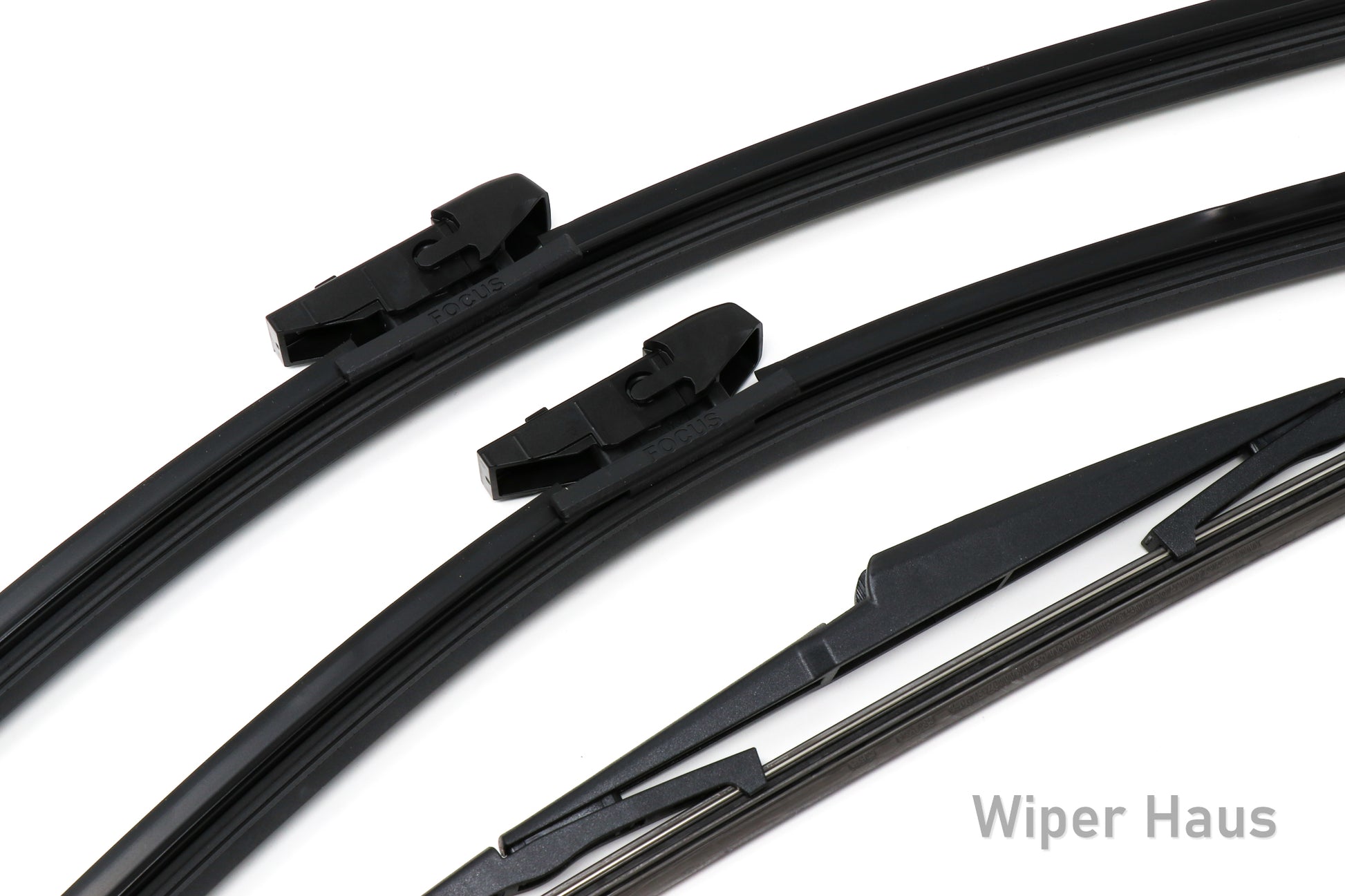 Detail view of Bosch FOCUS front and rear wiper blades