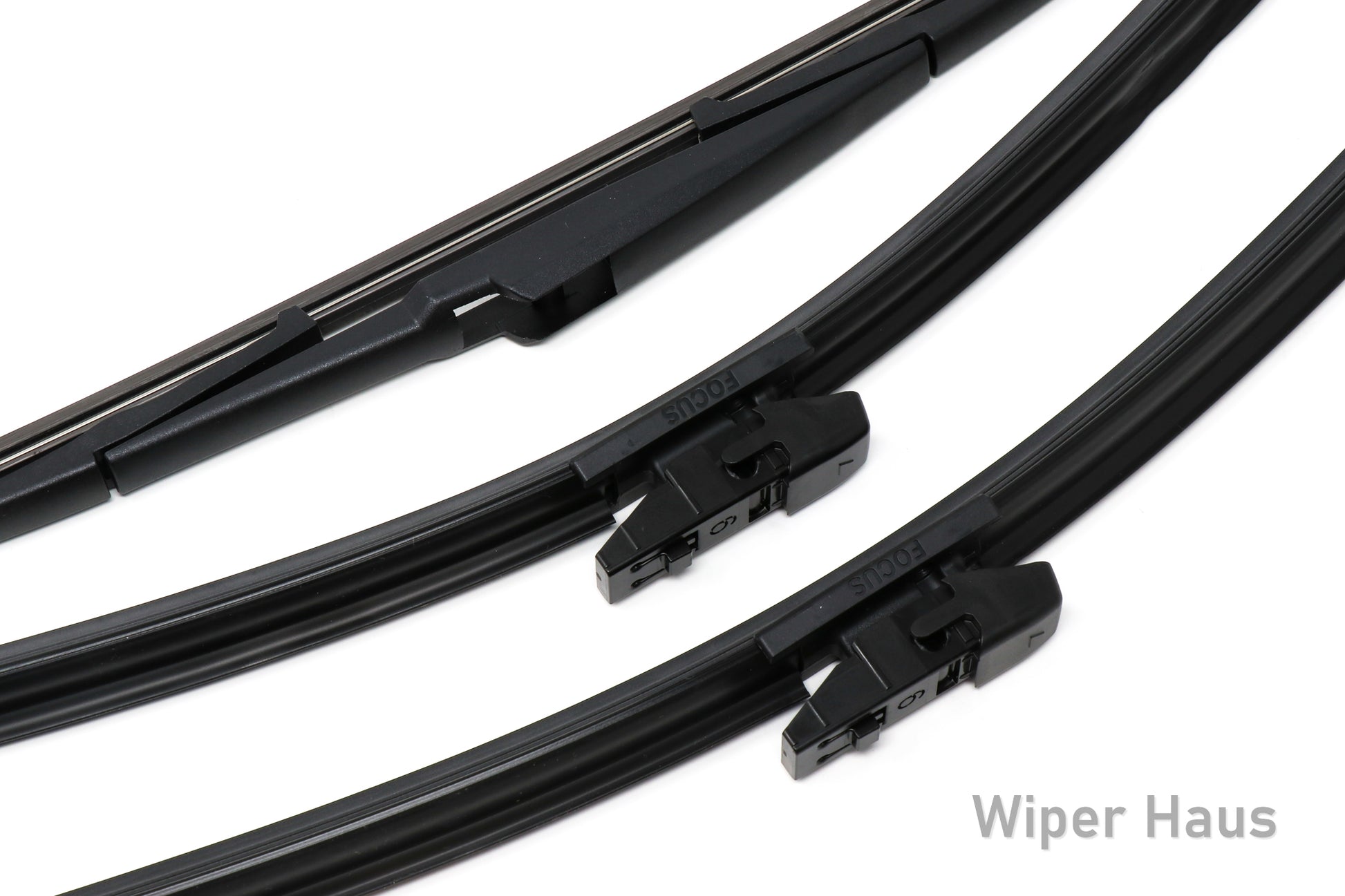 Detail view of Bosch FOCUS front and rear wiper blades