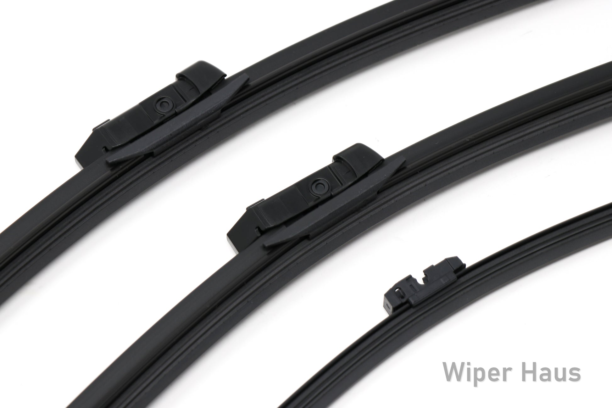 2 bosch aerotwin front wiper blades and 1 bosch rear wiper blade on white background