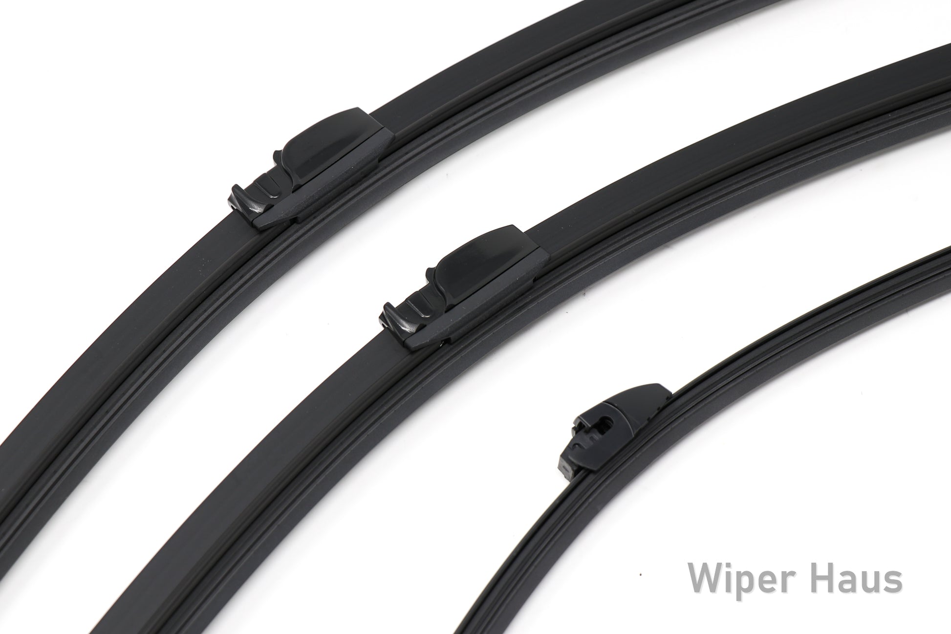 2 bosch aerotwin front wiper blades and 1 bosch rear wiper blade on white background