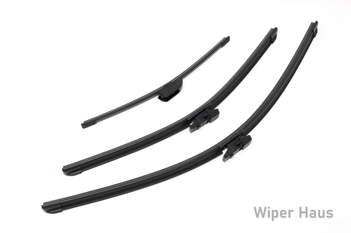 2 bosch aerotwin front wiper blades and 1 bosch rear wiper blade on white background
