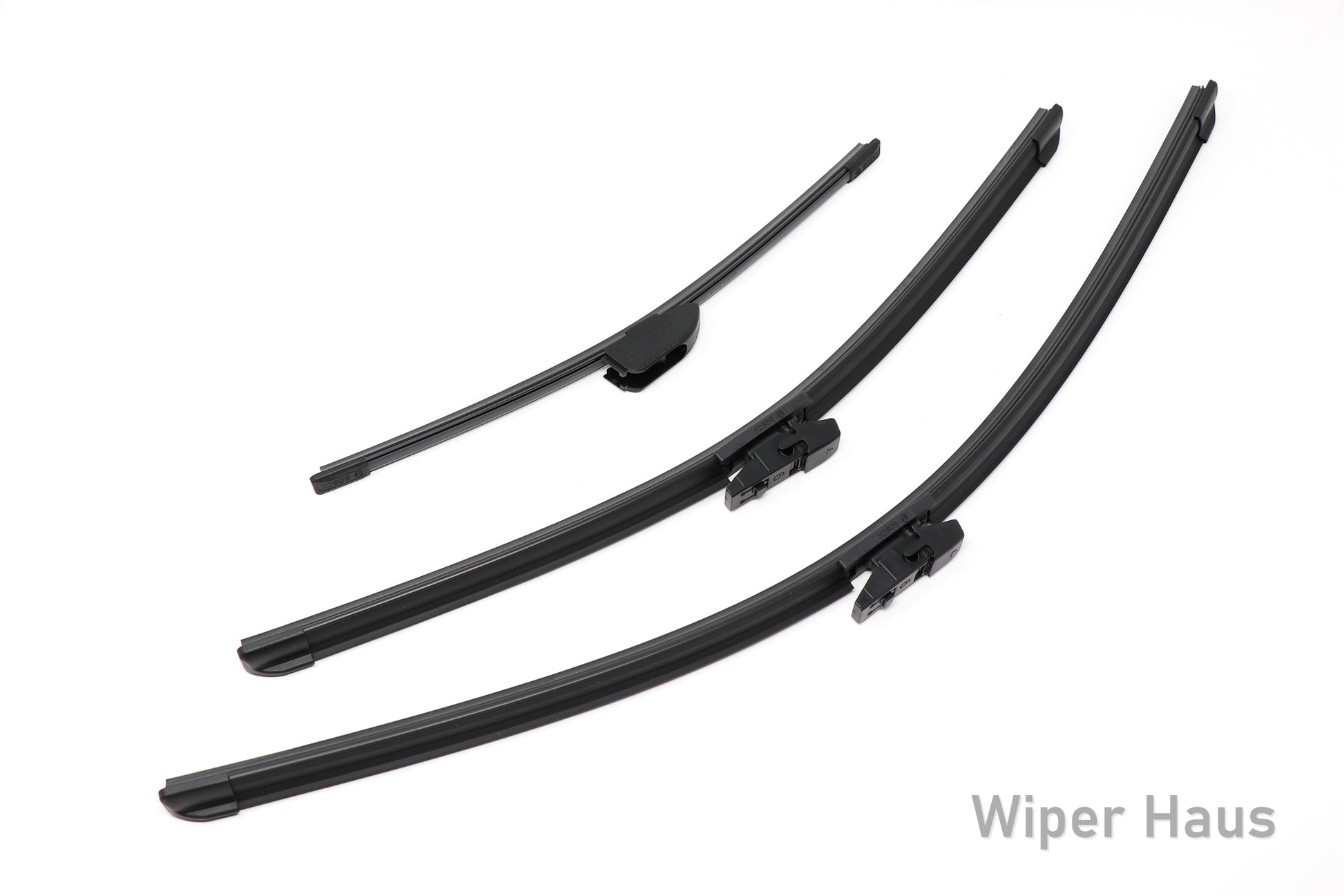 2 bosch aerotwin front wiper blades and 1 bosch rear wiper blade on white background