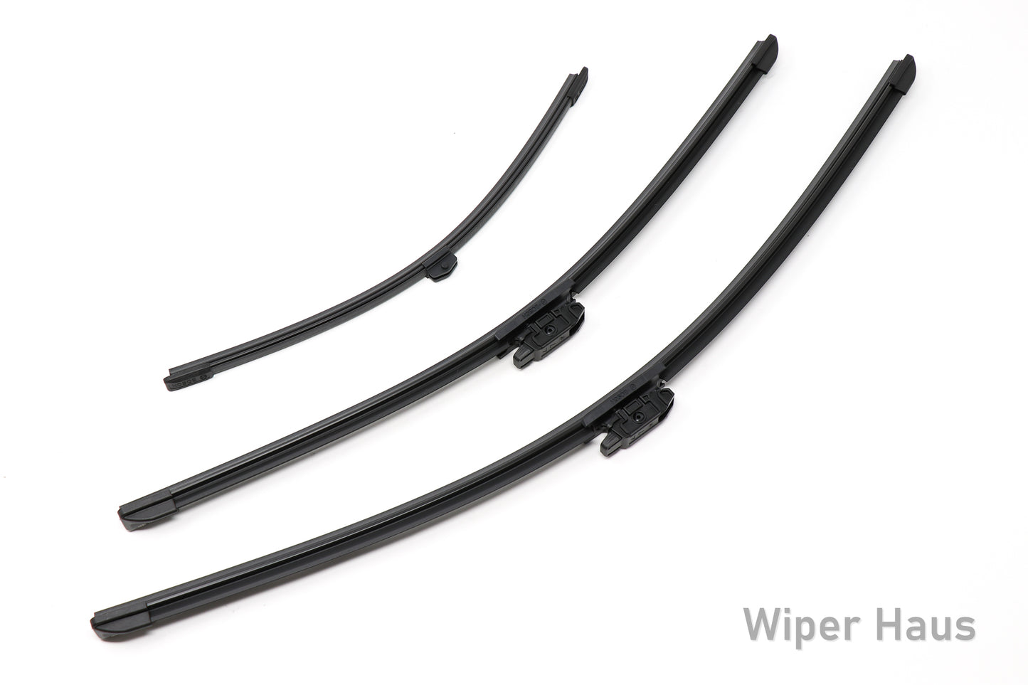 2 bosch aerotwin front wiper blades and 1 bosch rear wiper blade on white background