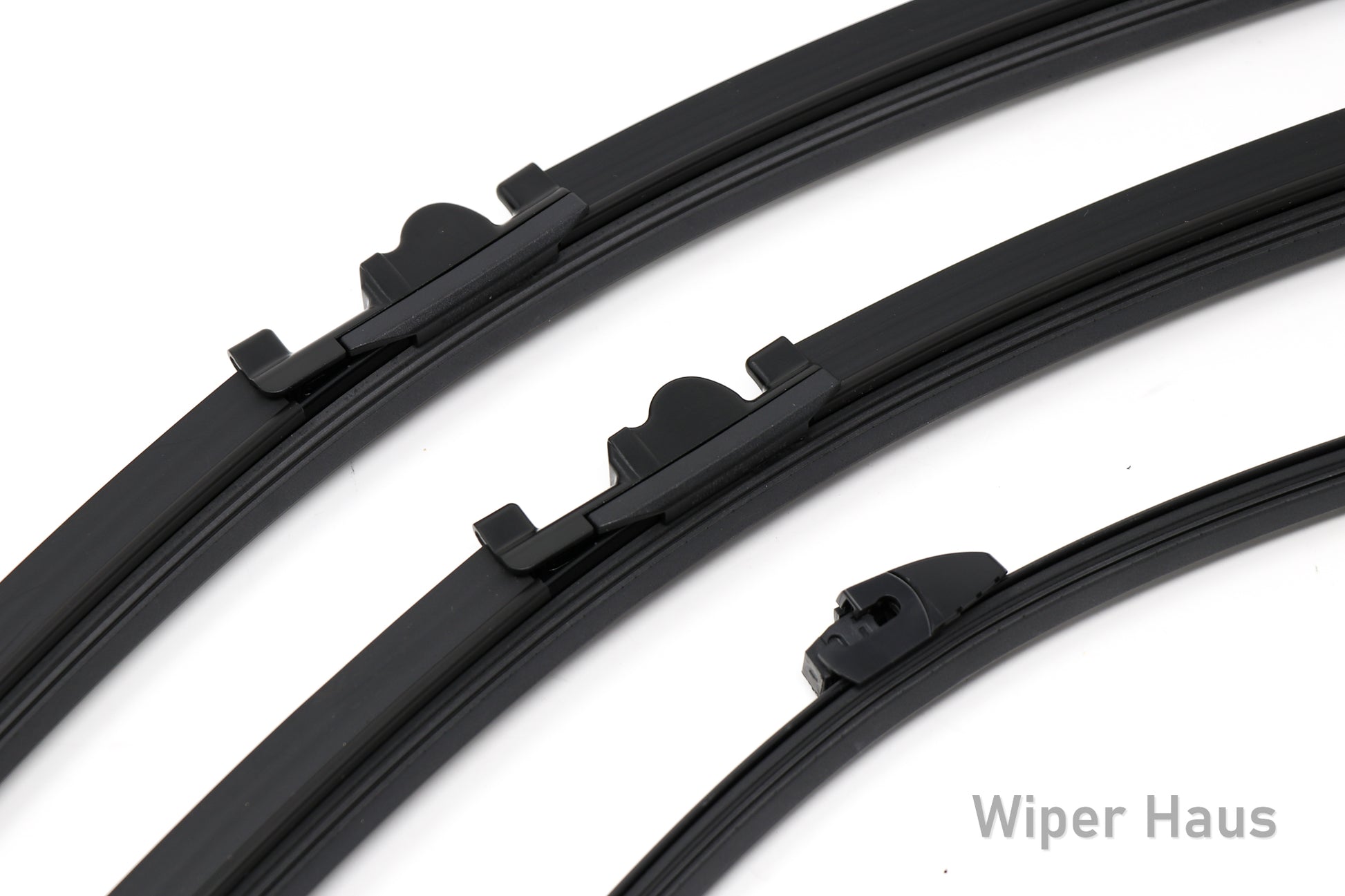 2 bosch aerotwin front wiper blades and 1 bosch rear wiper blade on white background
