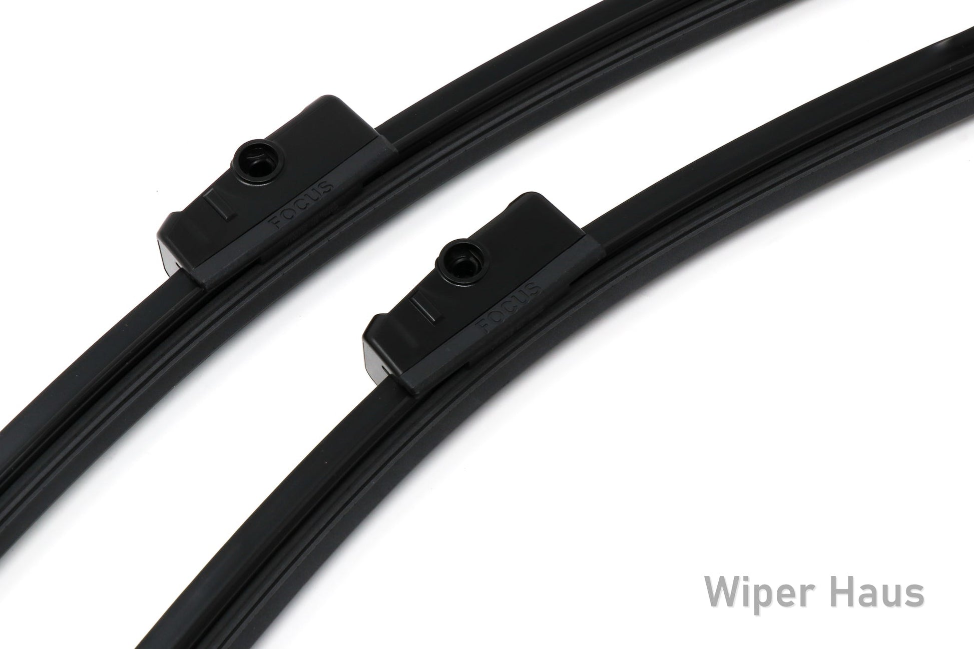 Detail view of Bosch FOCUS front wiper blades
