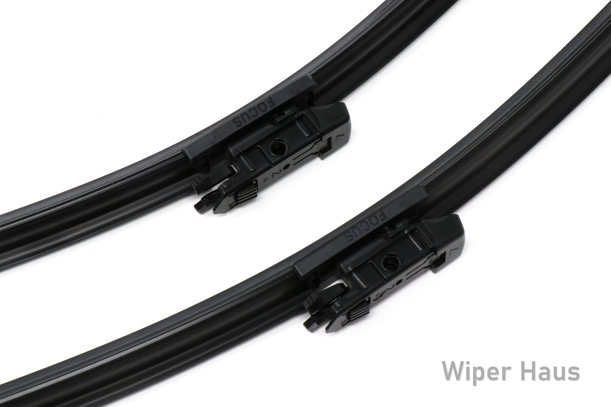Detail view of Bosch FOCUS front wiper blades 