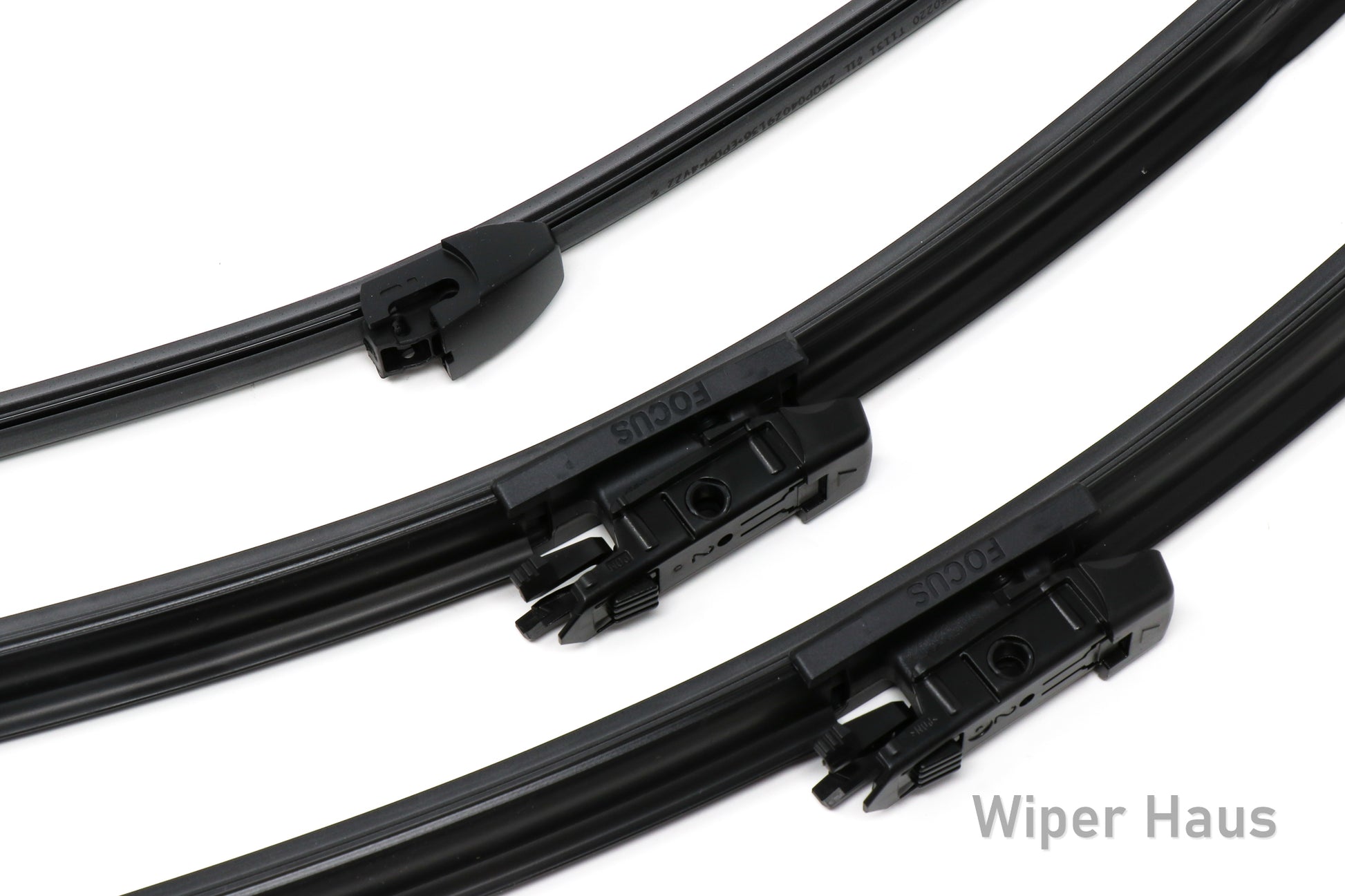Detail view of Bosch FOCUS front and rear wiper blades 
