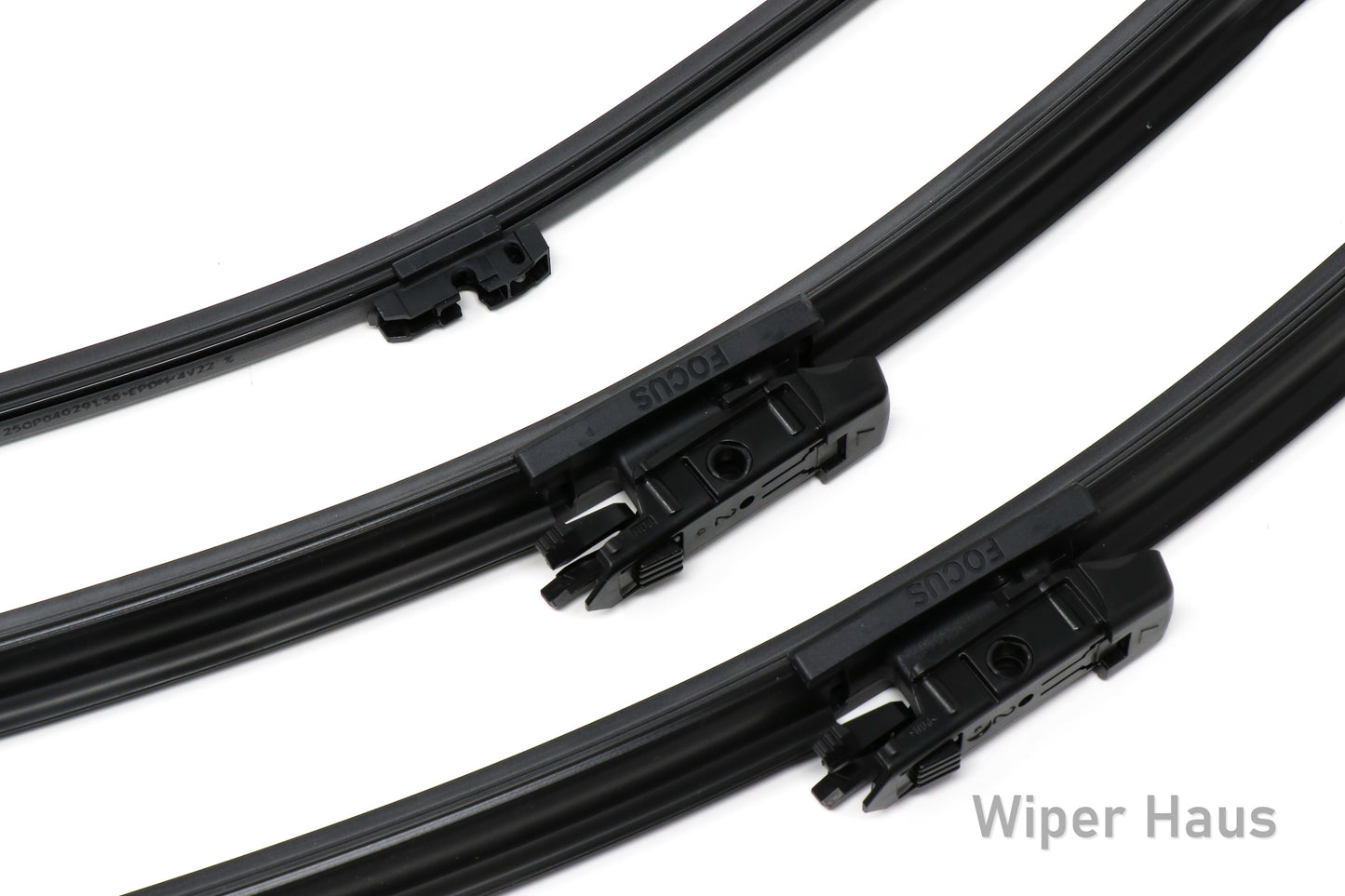 Detail view of Bosch FOCUS front and rear wiper blades 
