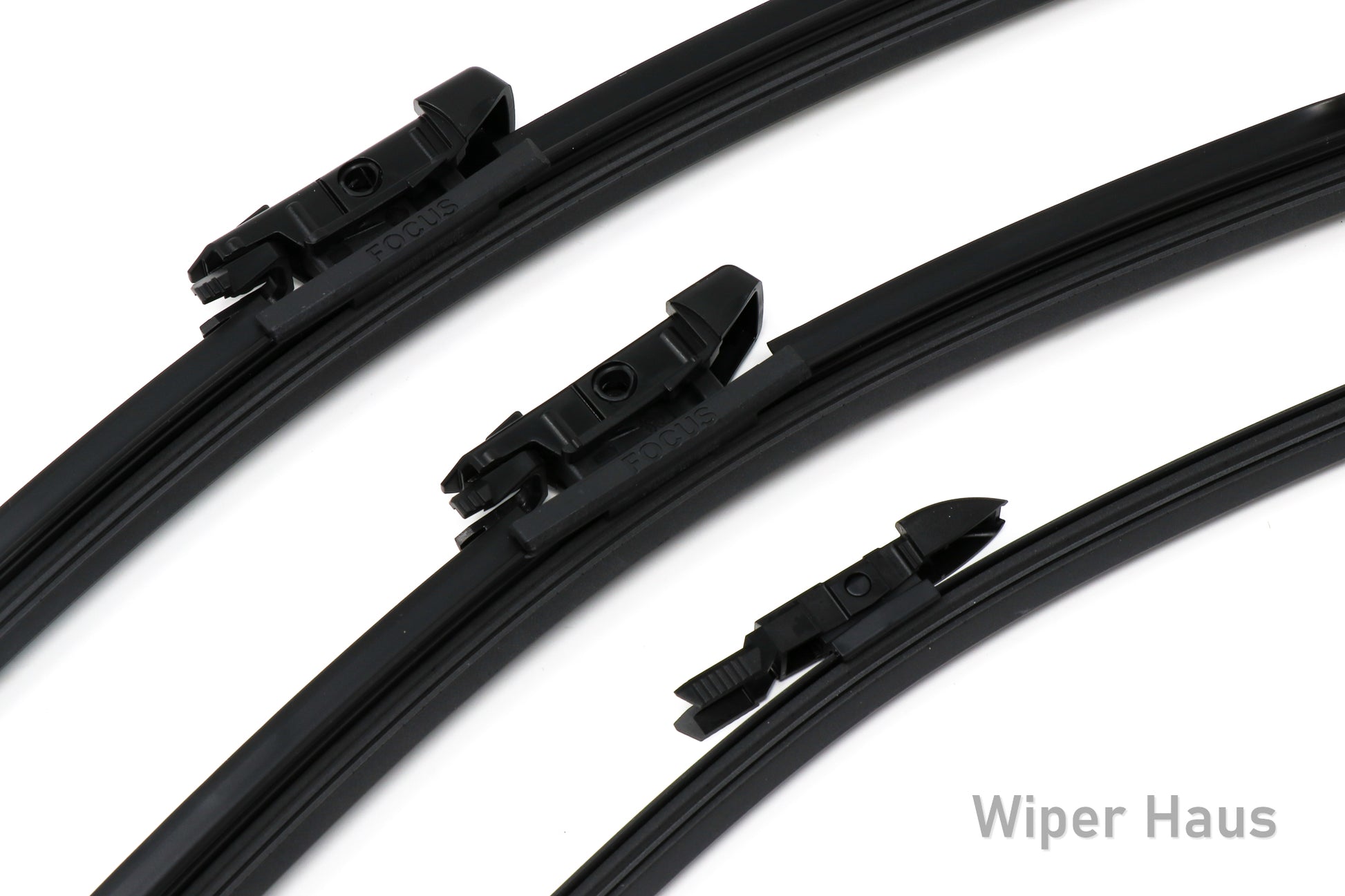 Detail view of Bosch FOCUS front and rear wiper blades 