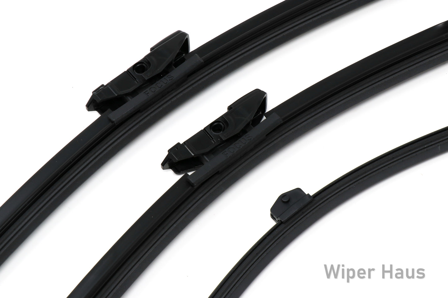 Detail view of Bosch FOCUS front and rear wiper blades 