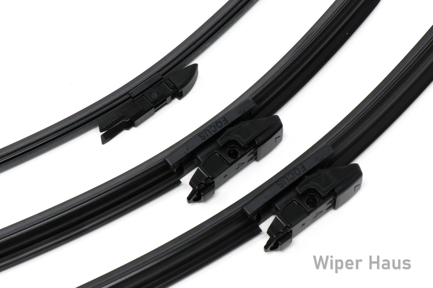 Detail view of Bosch FOCUS front and rear wiper blades 