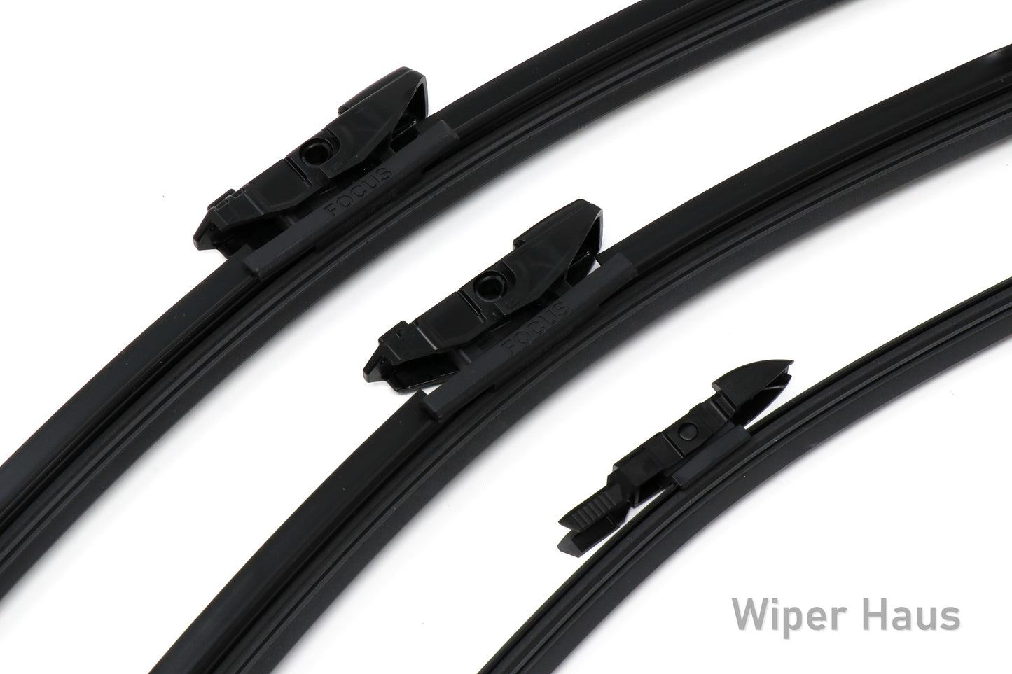 Detail view of Bosch FOCUS front and rear wiper blades 