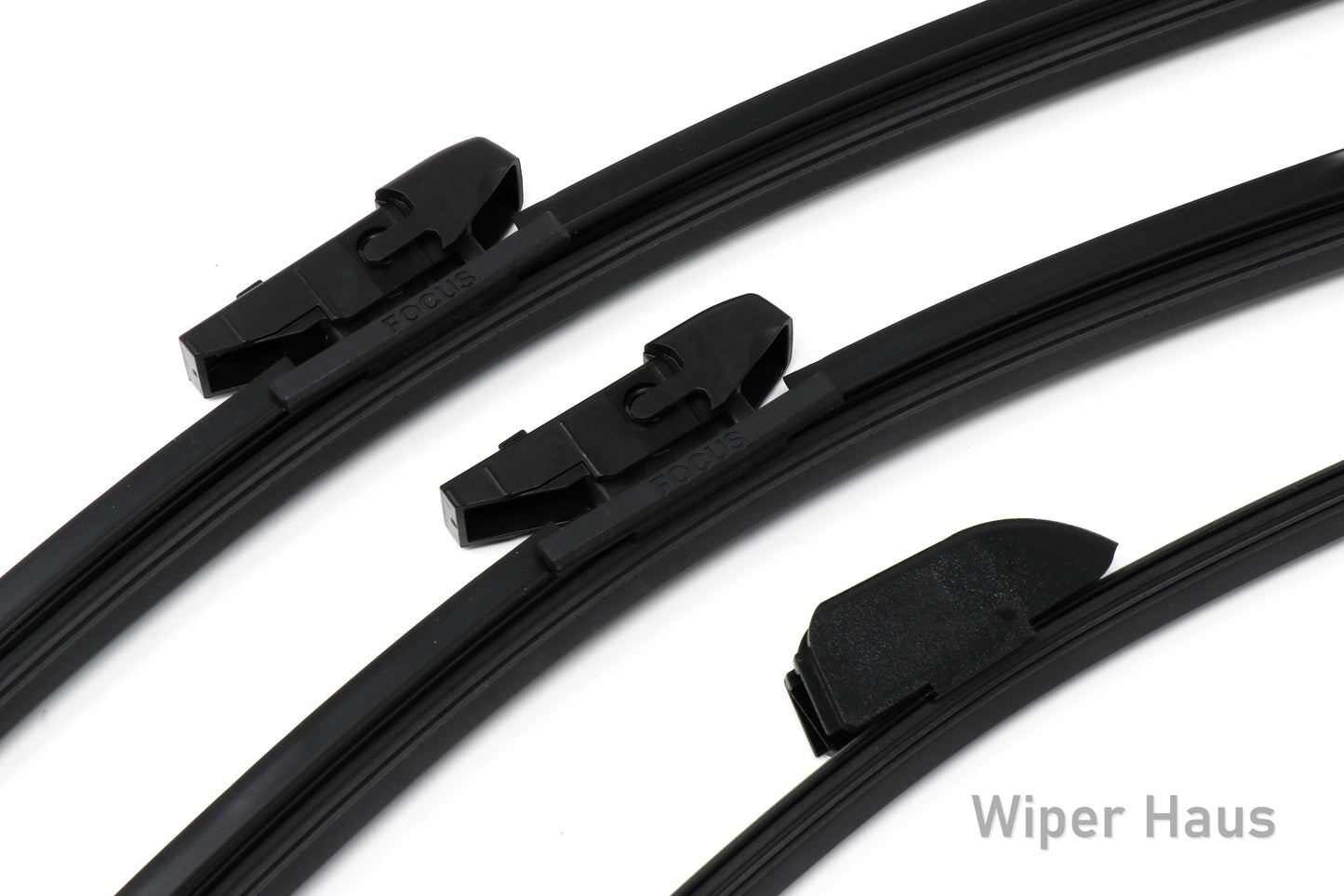 Detail view of Bosch FOCUS front and rear wiper blades 
