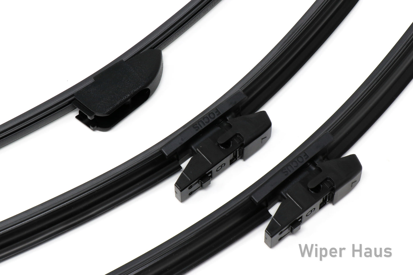 Detail view of Bosch FOCUS front and rear wiper blades 