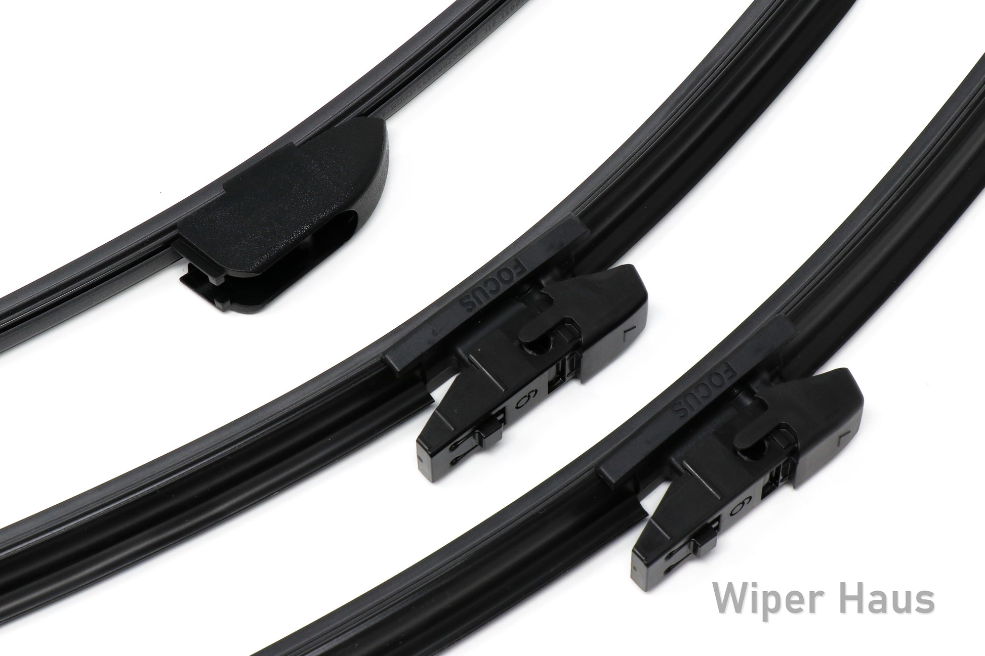 Detail view of Bosch FOCUS front and rear wiper blades 