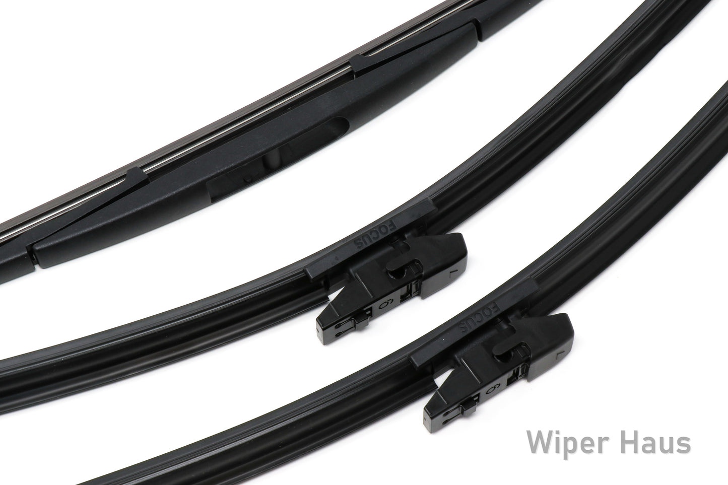 Detail view of Bosch FOCUS front and rear wiper blades 